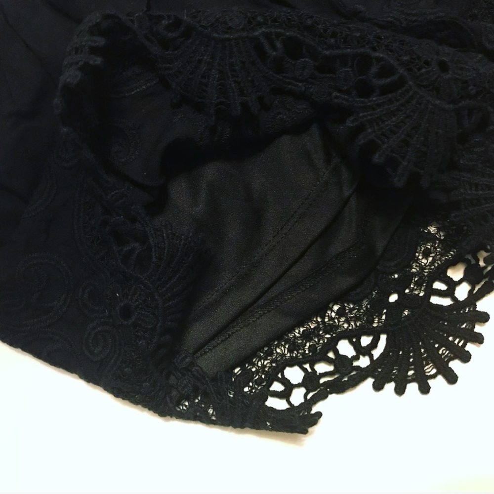 Kendall & Kylie Black Lace Crochet Shorts Small - Picture 6 of 6